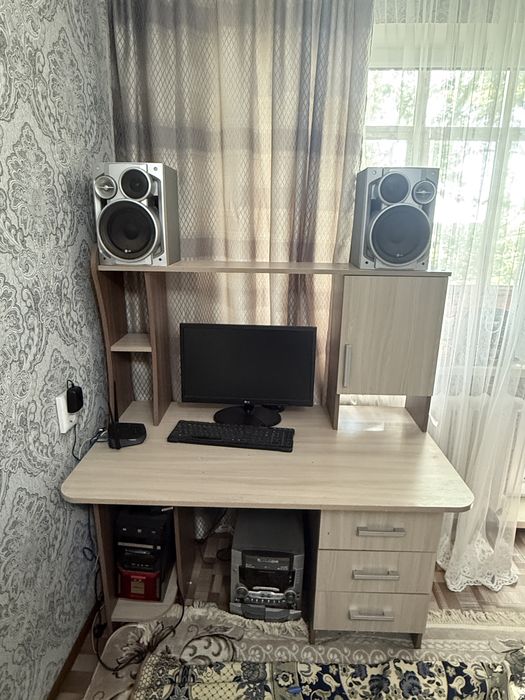 Компьютерный стол