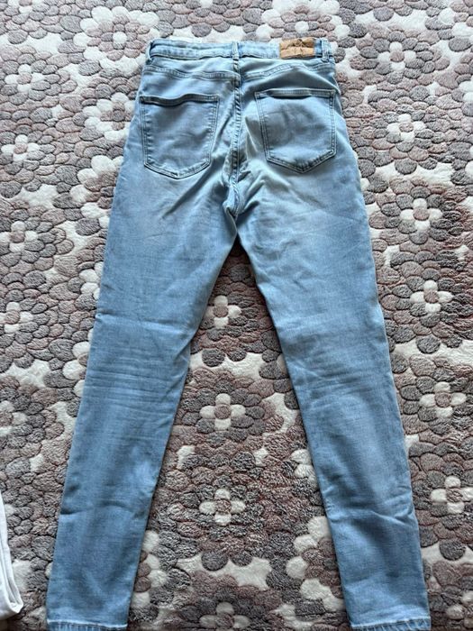 Маркови дънки в отлично състояние.