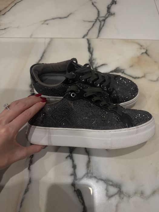 Маратонки Guess