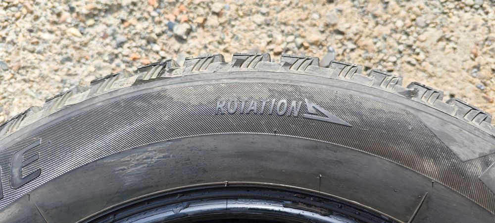 Шины Б/У Зимние 235/60 R17