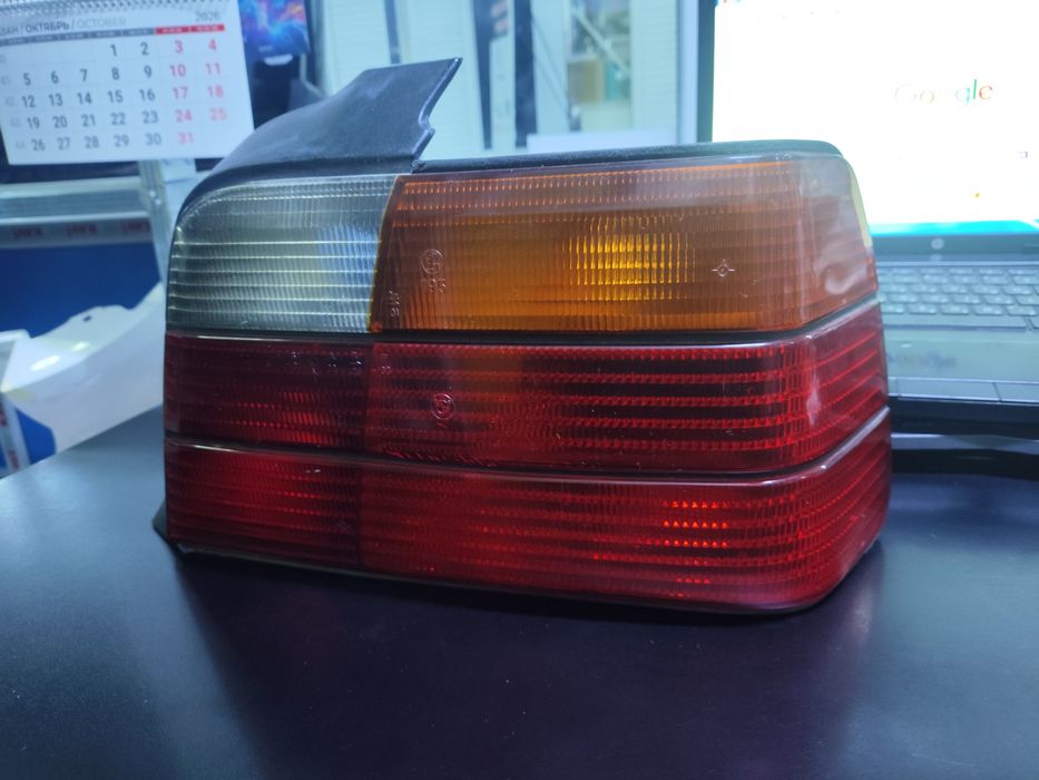 Продам фонарь задний BMW E36