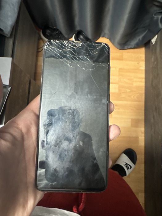 Samsung S10+ si Samsung A70 100 RON