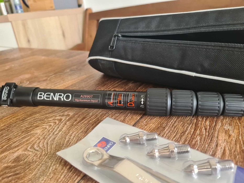 Висококачествен статив за фотоапарат Benro - почти нов