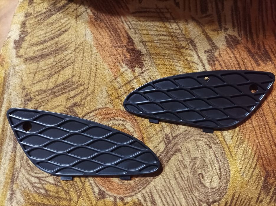 Решетка/капак  предна броня Мерцедес w211