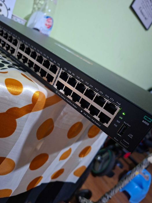 Чисто нов Aruba 6000 48G PoE+ (370W) - Доживотна Гаранция (R8N85A)
