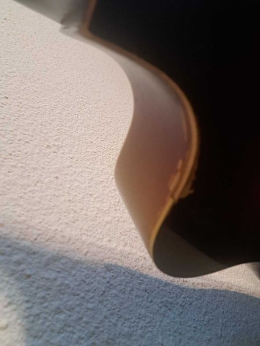 продавам електроакустична китара,произведена в Германия