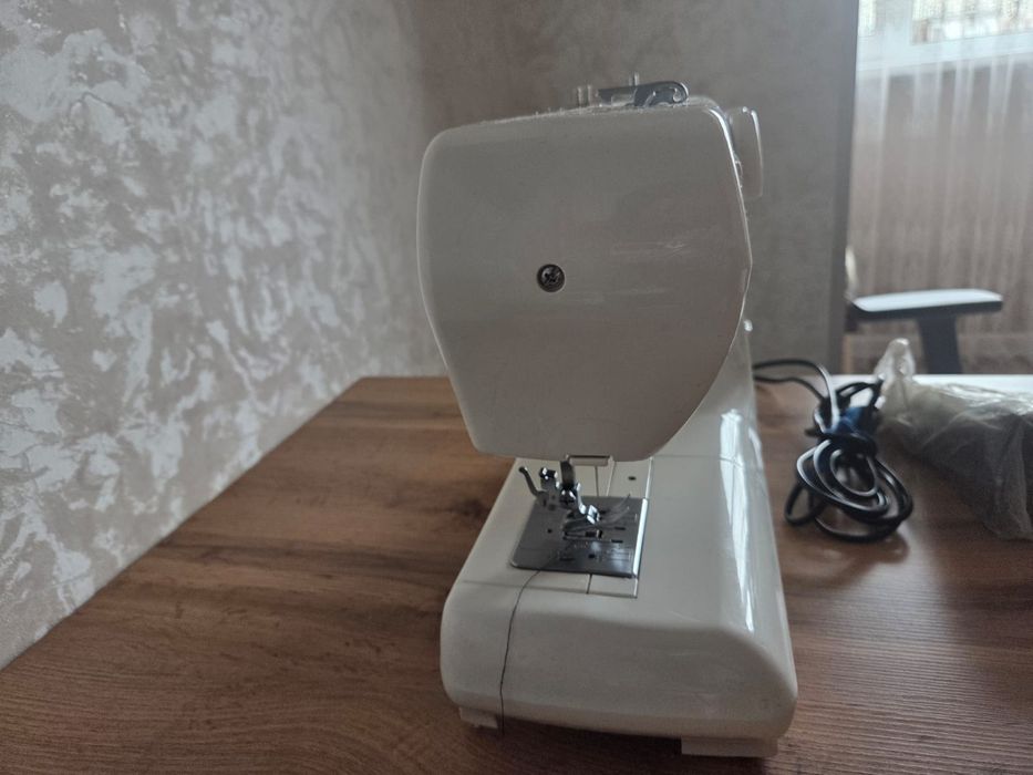 Продаётся швейная машина Janome
