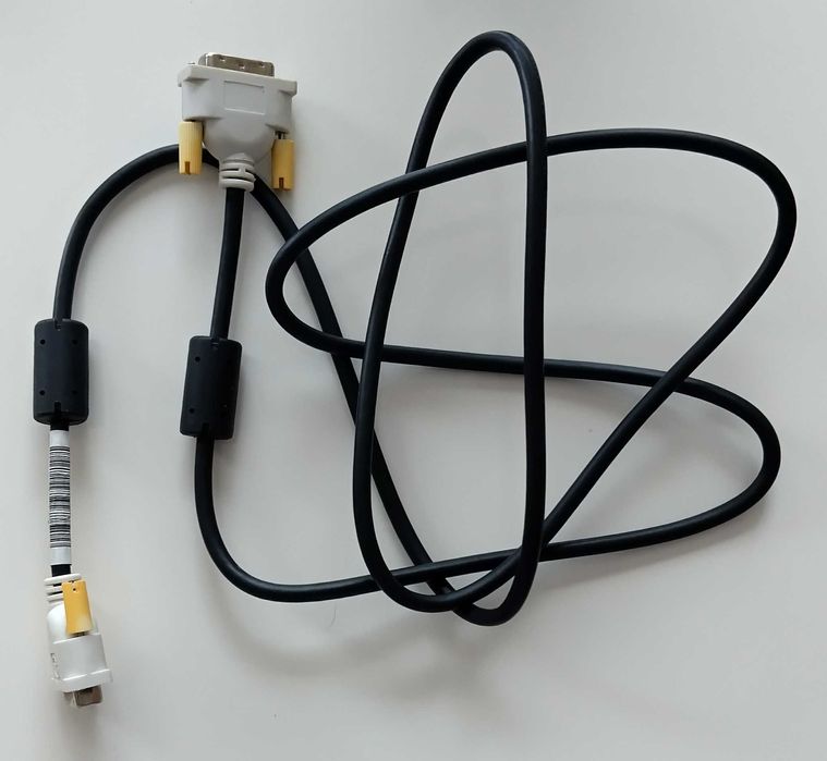 Продавам HDMI - HDMI кабел на Lenovo + DVI-D кабел