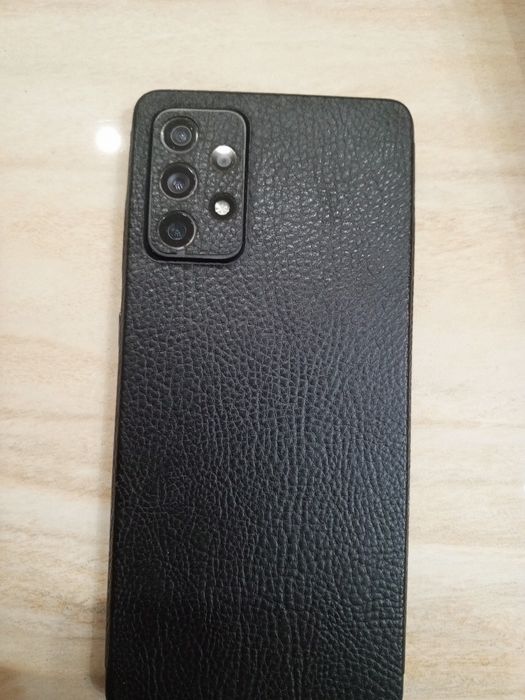 Продам смартфон самсунг А 72