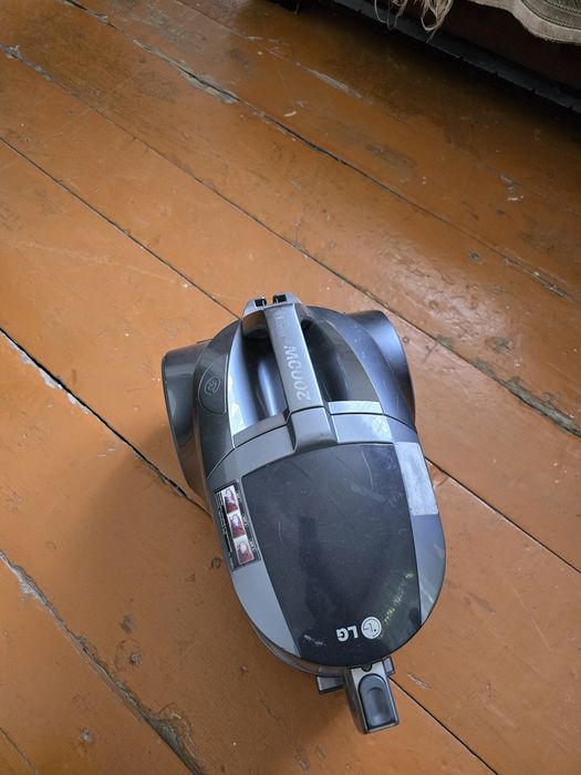 Пылесос LG  в отличном состоянии.