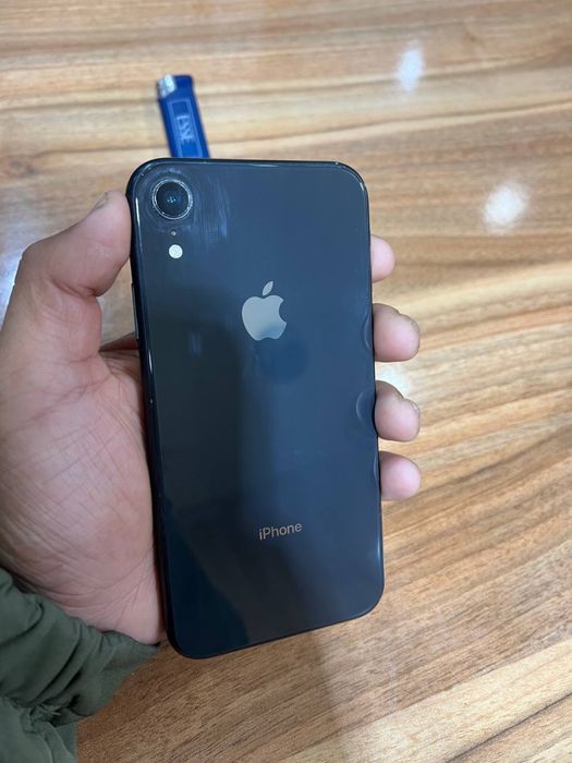 Iphone xr xolati yaxshi ayibi fesid turton ishlamidi