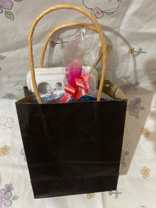 Бокс  подарочный  продам  недорого .