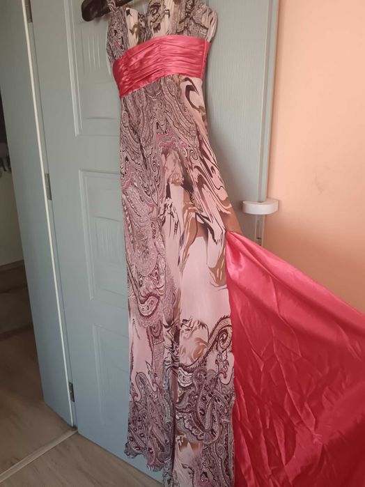 Официални роклички