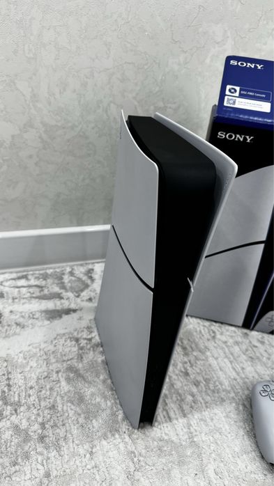 Продам Пс 5 слим 2 джойстика