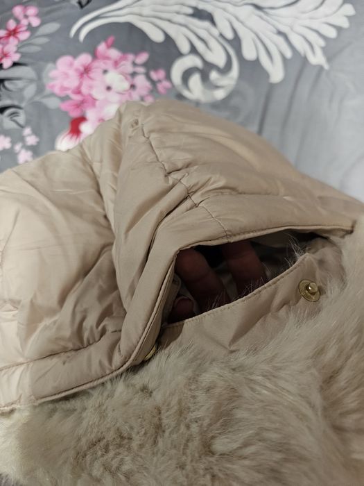 Geaca guess , groasa , xs