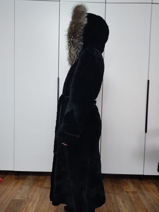 Продам шубу мутон с мехом