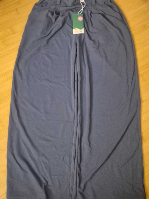 Haine second si noi cu eticheta