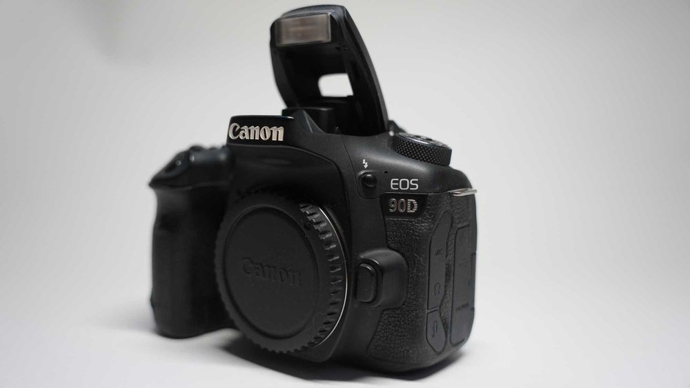 Фотоаппарат Canon EOS 90D