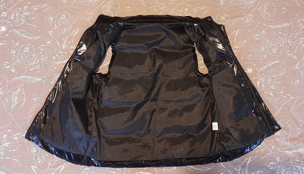 Черен лъскав елек