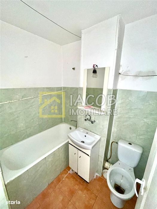 Apartament 3 camere, str. Milcov, Bacau