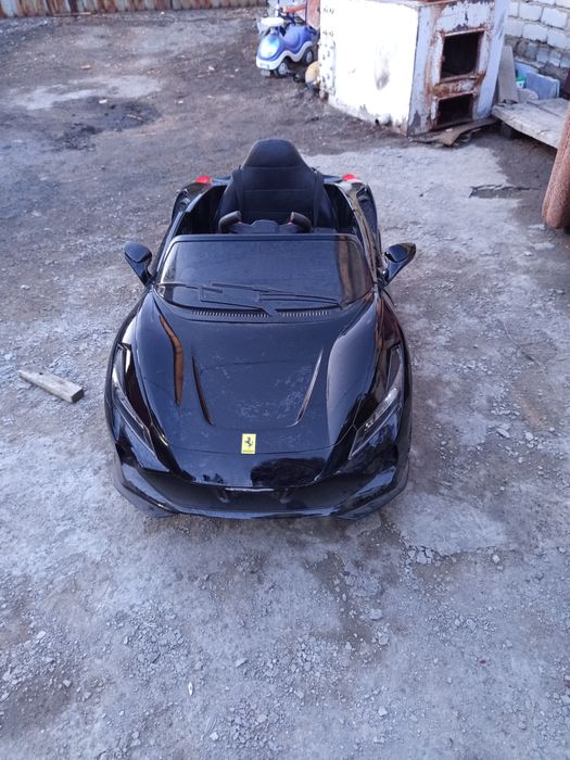 Продам Ferrari электромобиль