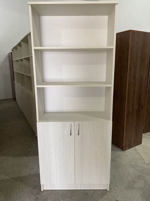 Шкафы и табуретки