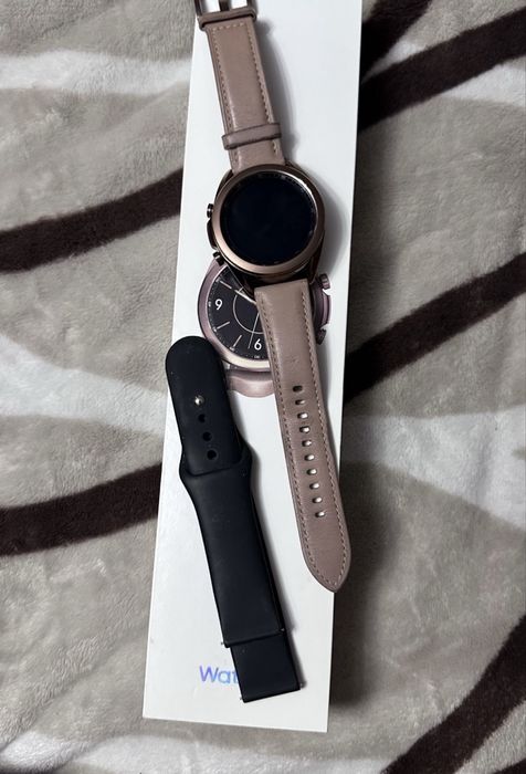 Смарт-часы Samsung Galaxy Watch 3 41мм в бронзовом цвете.