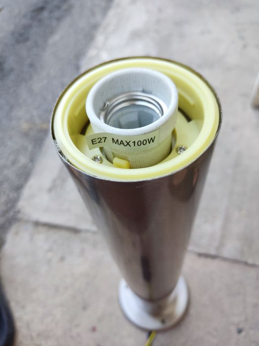 Уличный, садовый светильник.