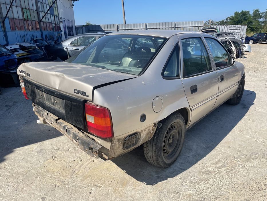 Opel Vectra A 1.6 75hp 1990г На Части