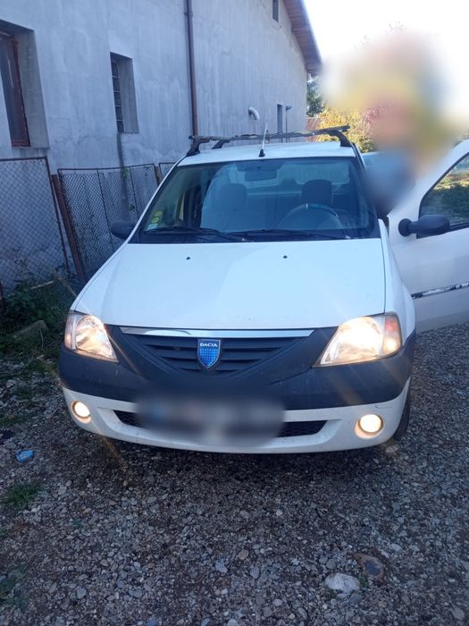 Vând Dacia Logan an de fabricație 2005.