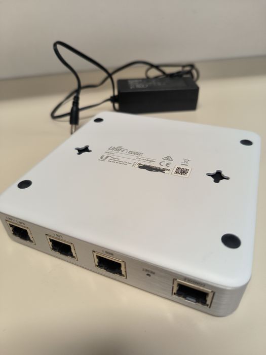 Ubiquity Unifi USG рутер с Cloud key