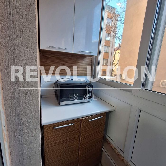 Дава се под наем Тристаен апартамент в Пловдив, Център - 80 кв.м за 450 € - Снимка #7