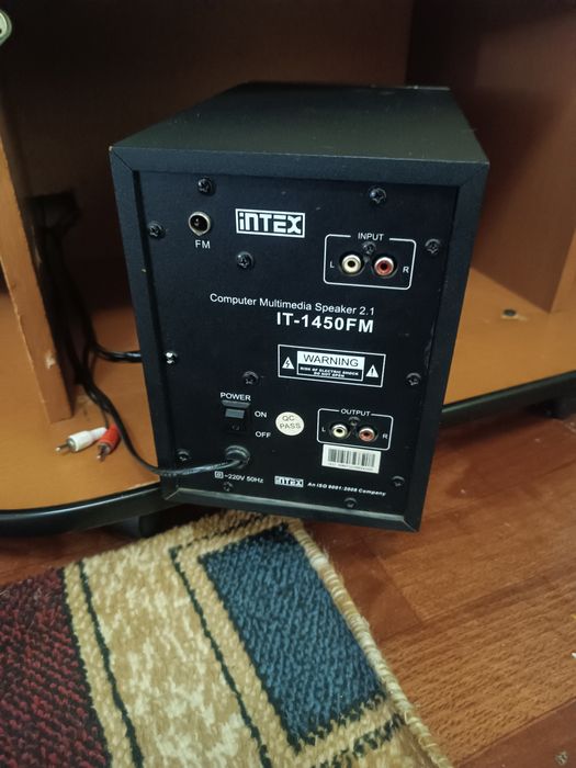 Продам буфер с колонками Intex