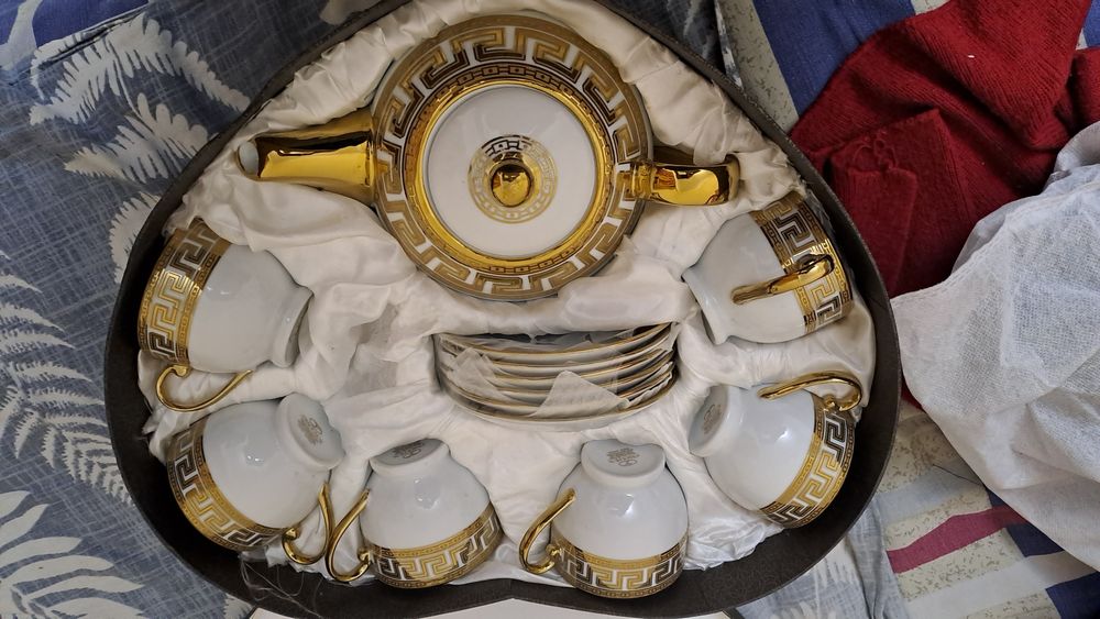Продам  чайный сервиз