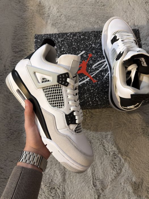 Adidasi Nike Jordan 4 Retro Military black Noi Nouti