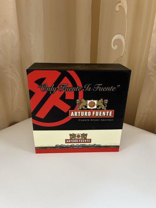 Пепелник Arturo Fuente - керамика, нов в кутия, 3 цвята