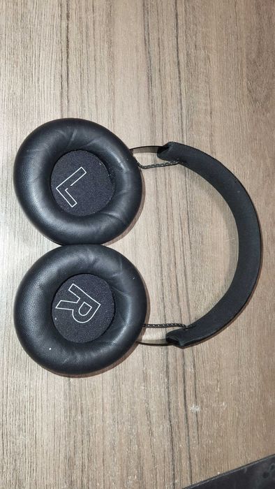 Bang & Olufsen BeoPlay H4 casti fuctionale urme de uzura