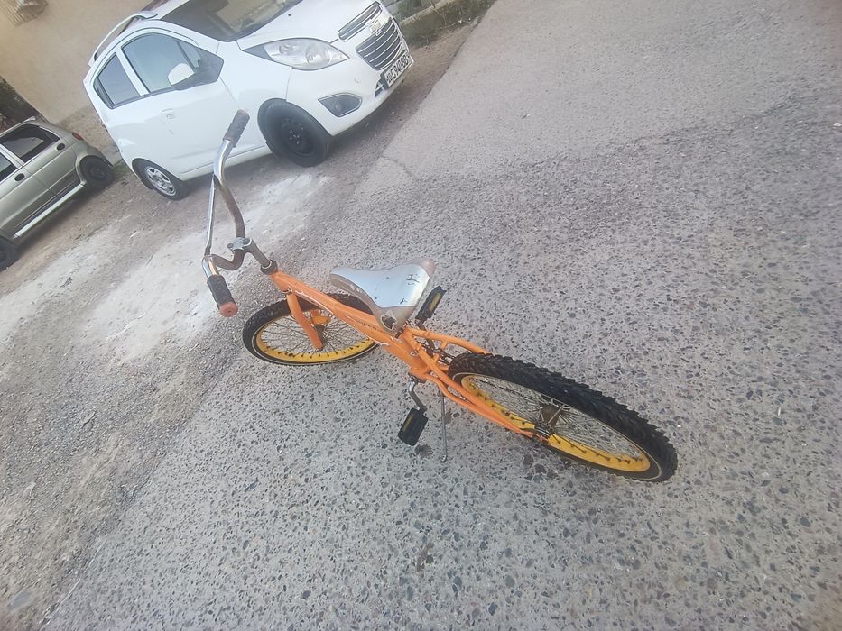 20 dyuymli Ukraina velosipedi sotiladi.
Holati yaxshi, hamma joyi i