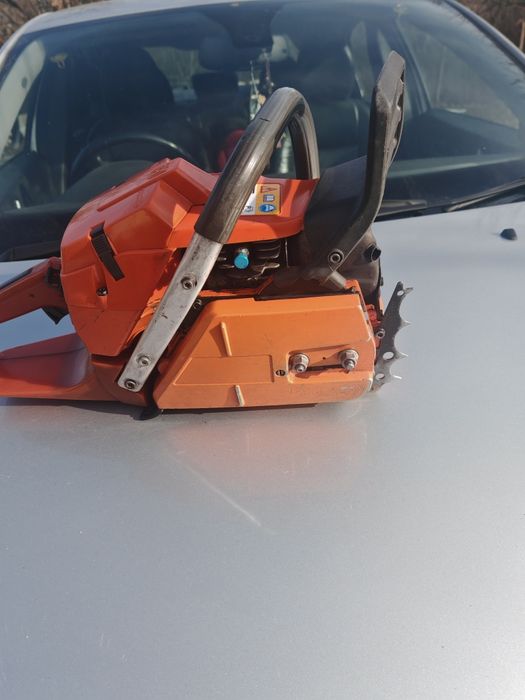 Vând Husqvarna 372xp