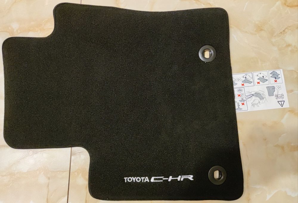 Текстилни стелки за Toyota Chr plugin нови
