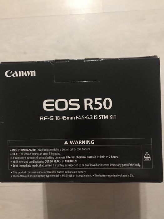 Aparat foto Canon R50 kit 18-45 nou