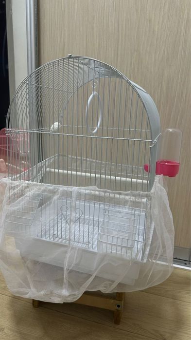 Продам 2шт клетки для попугаев