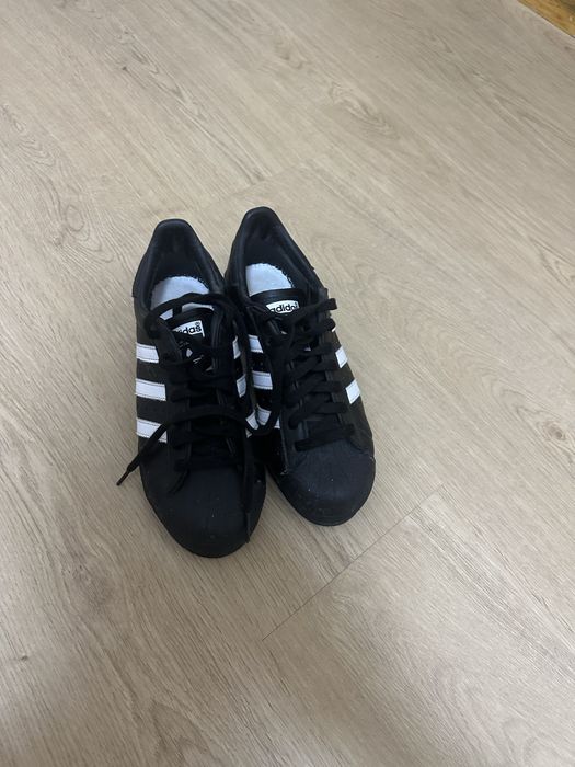 Adidasi adidas!