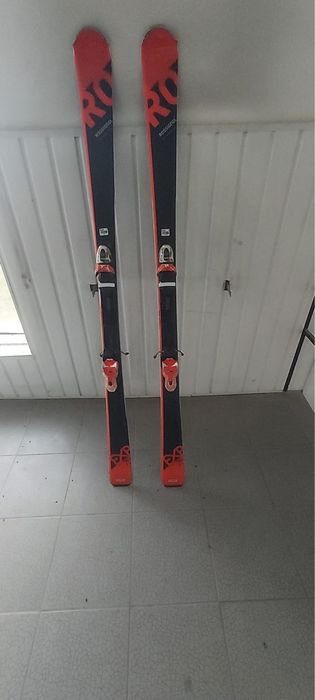 Skiuri rosii Rossignol 168cm