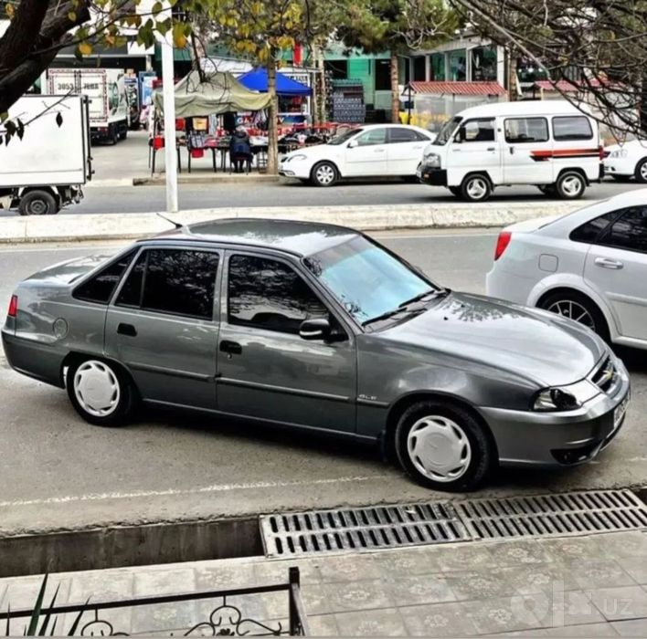 Srochna nexia 2 dons sotiladi holati yaxshi narhi 5500$