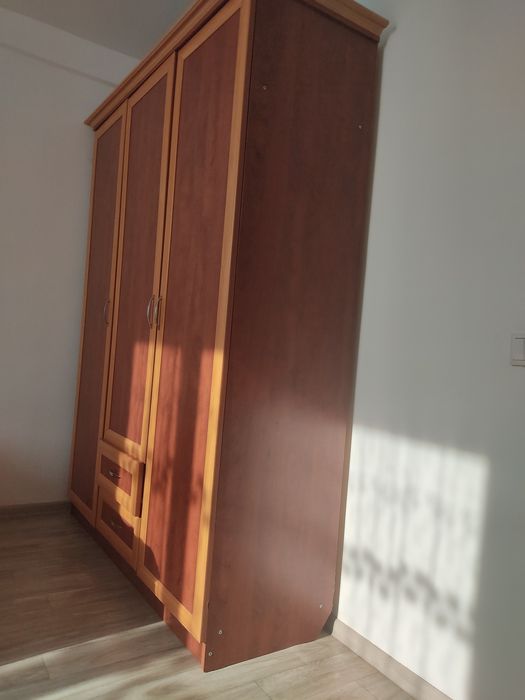 Срочно продам  б/у шкаф