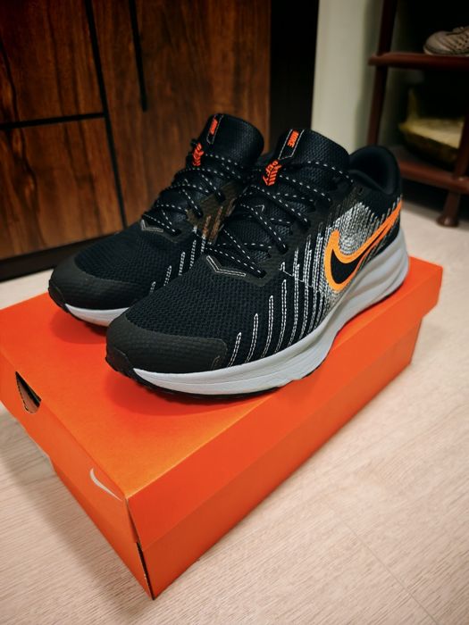 Маратонки NIKE Run Defy