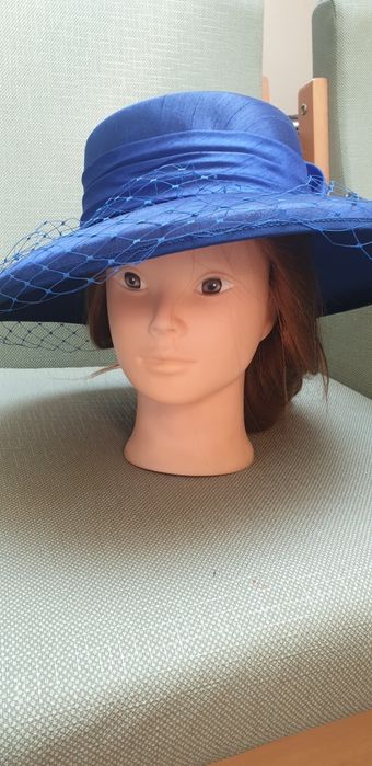 Palarie albastru pentru nunți