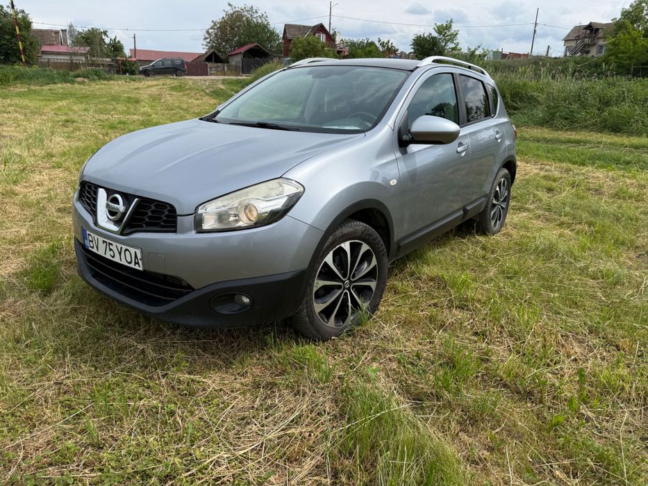 Vând Nissan qashqai 4x4 cuplabil
