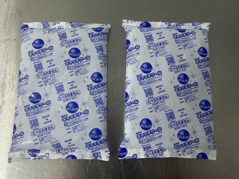 Vând pungi cu gel pt transportul alimentelor